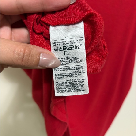 Old Navy Red Henley Short Sleeve Top V-Neck Woman 2X - Picture 4 of 4